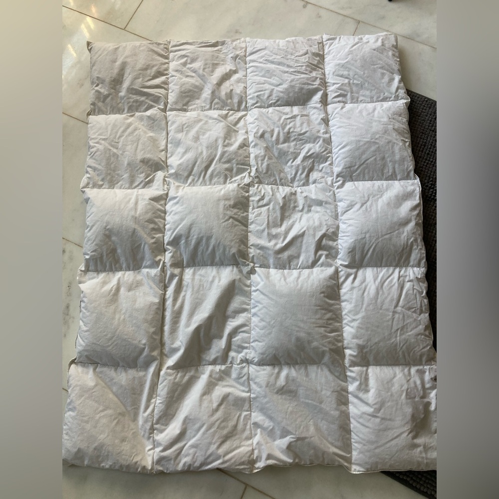 Pottery Barn kids crib comforter in excellent gently used condition